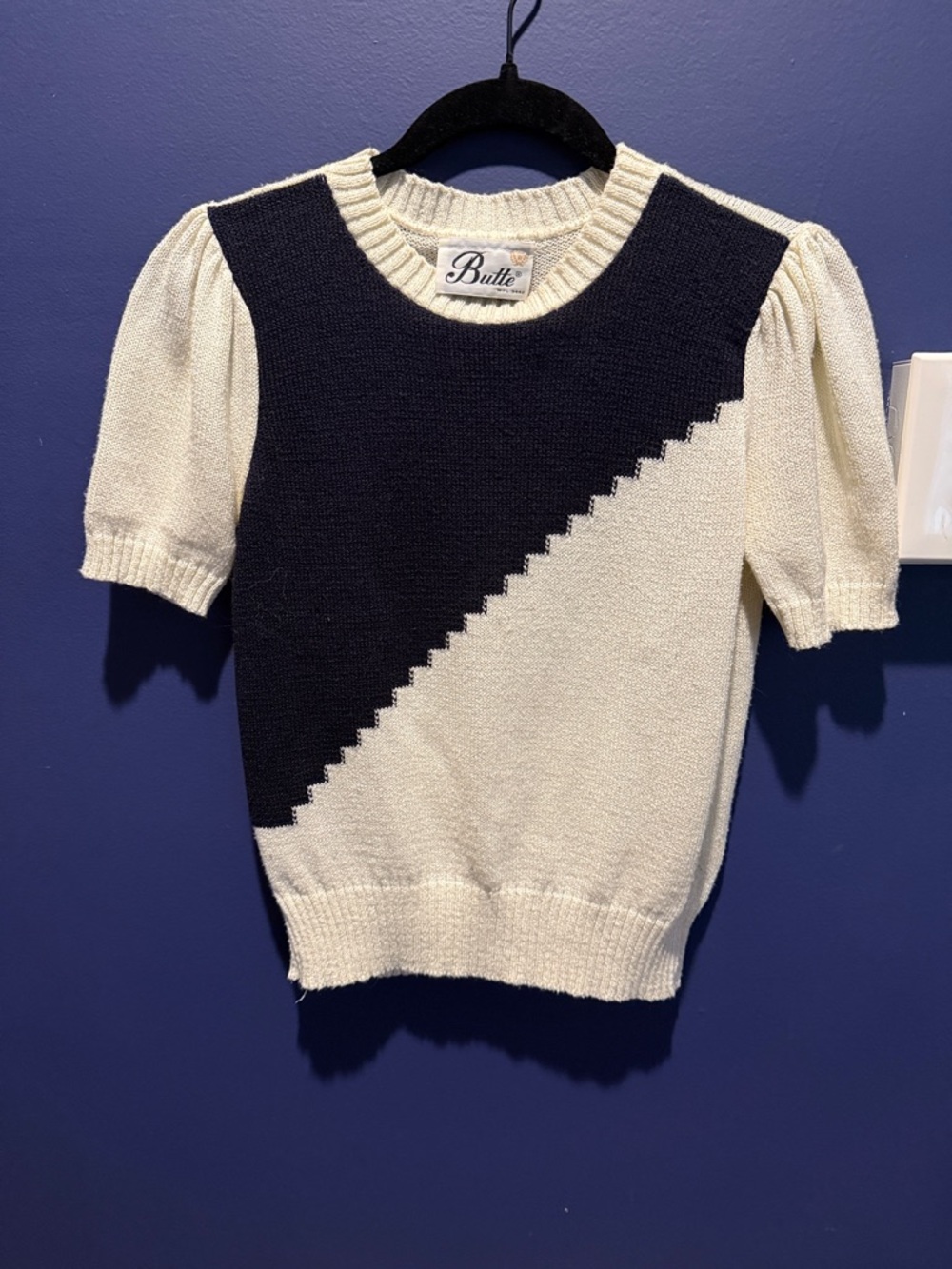 Vintage Butte Black and Cream Short Sleeve Knit Sweater